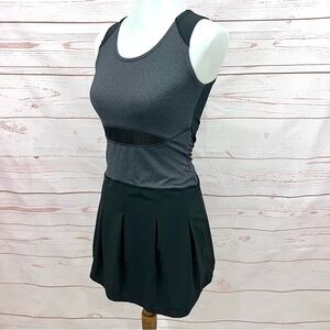 Athleta Athletic Sleeveless Tennis Dress Fitted Gray Black Mesh Zip Pocket